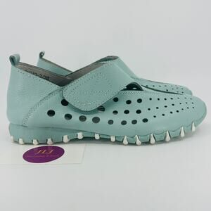 LITFOOT Women's Sky Blue Leather Travel Walking Sneakers Size 38 EU/ 8-8.5 US